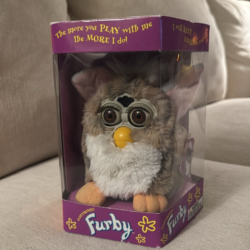 1998 Tiger Electronics Furby Gray Pink Brown Eyes Spotted Leopard - tag & box!